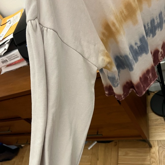 Z SUPPLY barely worn screw neck sweatshirt - Picture 2 of 4